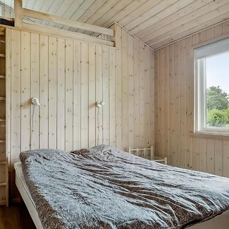 Дом отдыха Beautiful In With Sauna Бёркоп